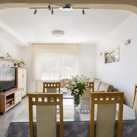 Tonka Apartment